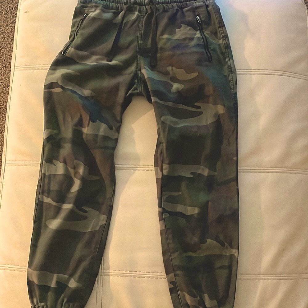 Camo joggers  💚🤎